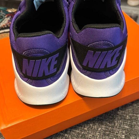 Nike Metcon 4 Purple Athletic Sneakers - Picture 5 of 8